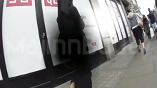 Ein sexy Mädchen übe ...