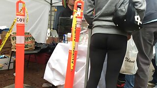 Milf mit großen Titt ...